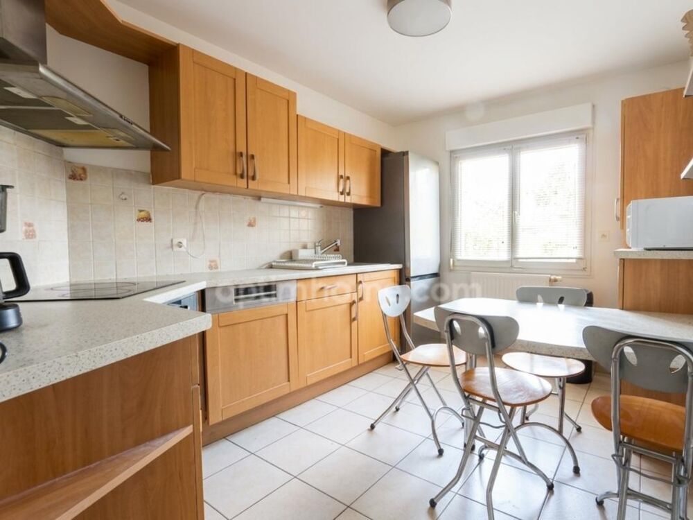 Vente Maison YUTZ - MAISON MITOYENNE 5 PIECES AVEC 3 CHAMBRES, TERRASSE, JARDIN ET GARAGE ! Yutz