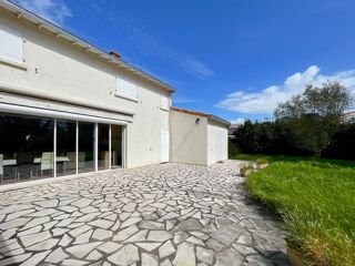  Maison  vendre 8 pices 276 m