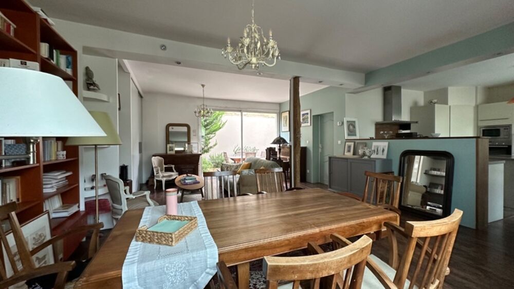 Vente Maison Le Bouscat - Échoppe Double en Pierre rénovée de 134 m² avec patio Intérieur et Terrasse Le bouscat