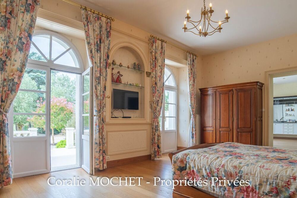 à vendre  Propriété/château Les Sorinières (44840)