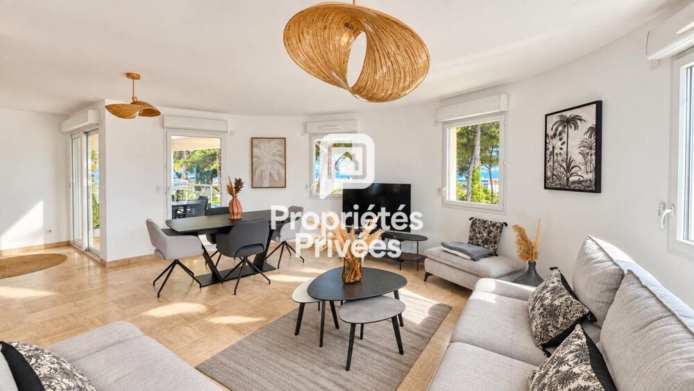 Vente Appartement Hyères Port - T4 de 91 m2 avec terrasse, vue mer, piscine et garage Hyeres
