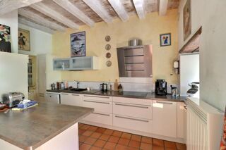 Propriété/château à vendre 8 pièces 250 m²