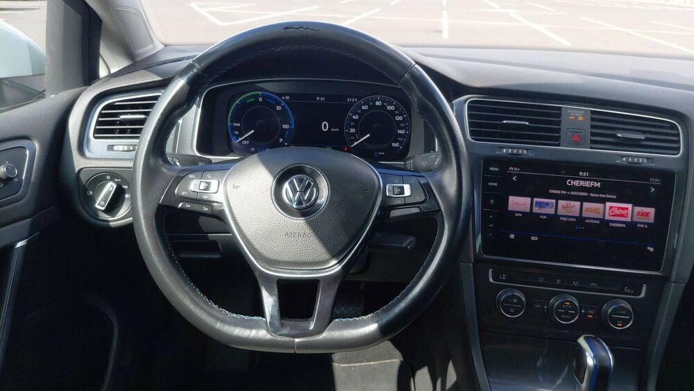 Golf 136 100 kWh E- - Automatique 2019 occasion 97460 Saint Paul