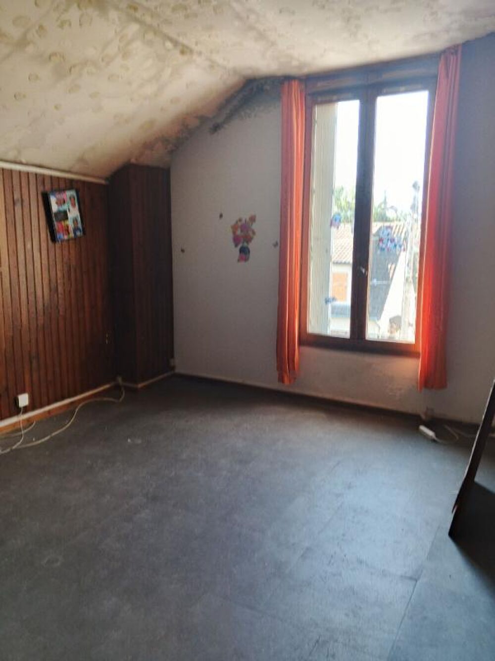 Vente Appartement Exclusivit  - Appartement  rnover de 25 m . Opportunit d'investissement   80 590  FAI Livry gargan