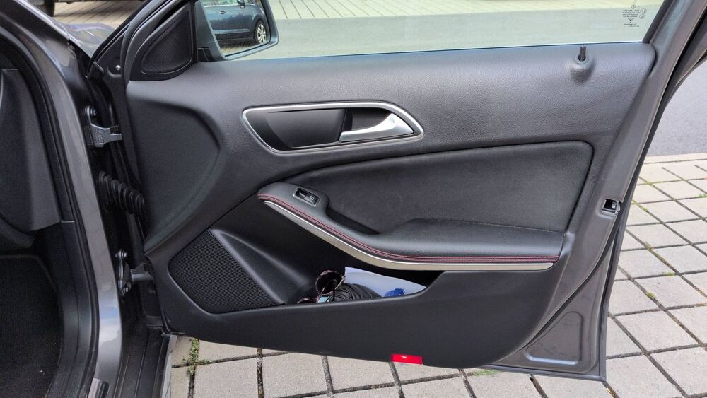 Classe GLA X156 180 122 7G-Tronic Fascination - Automatique Toit ouvran 2019 occasion 56100 Lorient