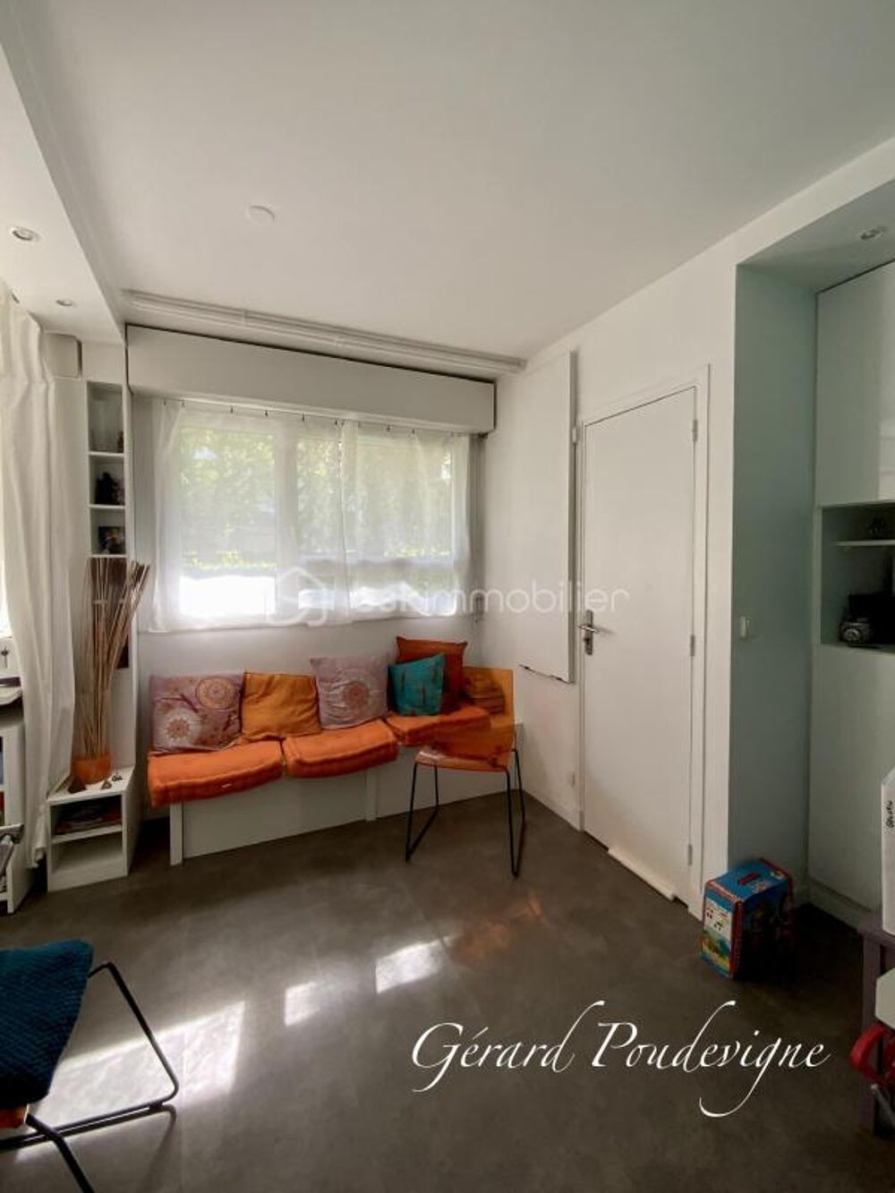 Appartement lumineux proche commodités. Calme