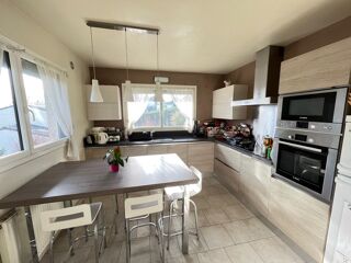  Maison  vendre 8 pices 190 m