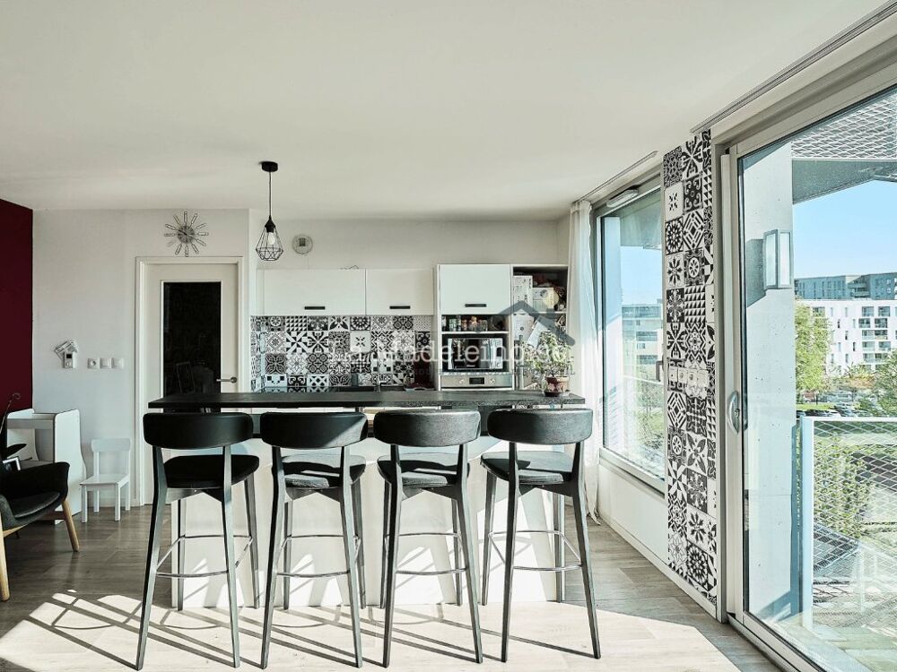 Appartement T4 - Parking - Balcons - Cave