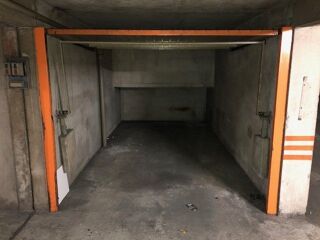  Parking / Garage  louer 