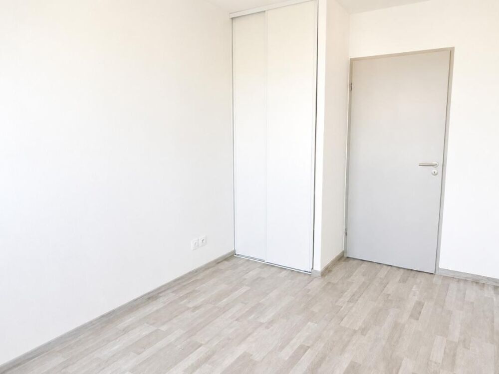 Location Appartement Beau studio avec terrasse et parking à MARSEILLE Marseille 15