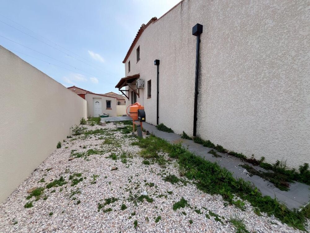 Magnifique maison en R+1 de 190 m² comprenant 6 chambres sur un terrain 3 faces de 450 m² dans un secteur calme