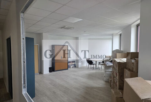   Entrepôt Bureaux A louer 