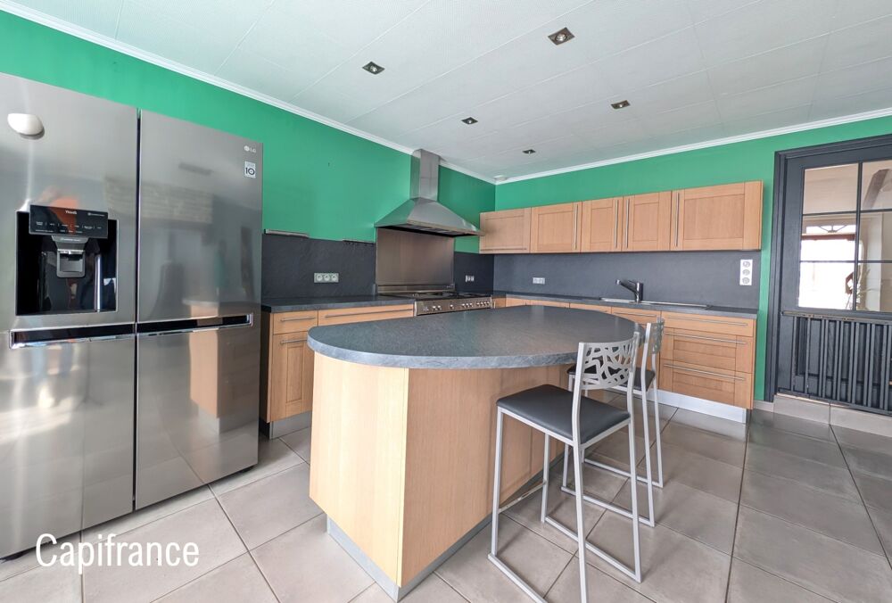 Vente Maison SAINT-JUST – LONGÈRE BRETONNE 240 M² – 5 CHAMBRES – TERRAIN 2 369 M² – GRANDES DÉPENDANCES Saint just