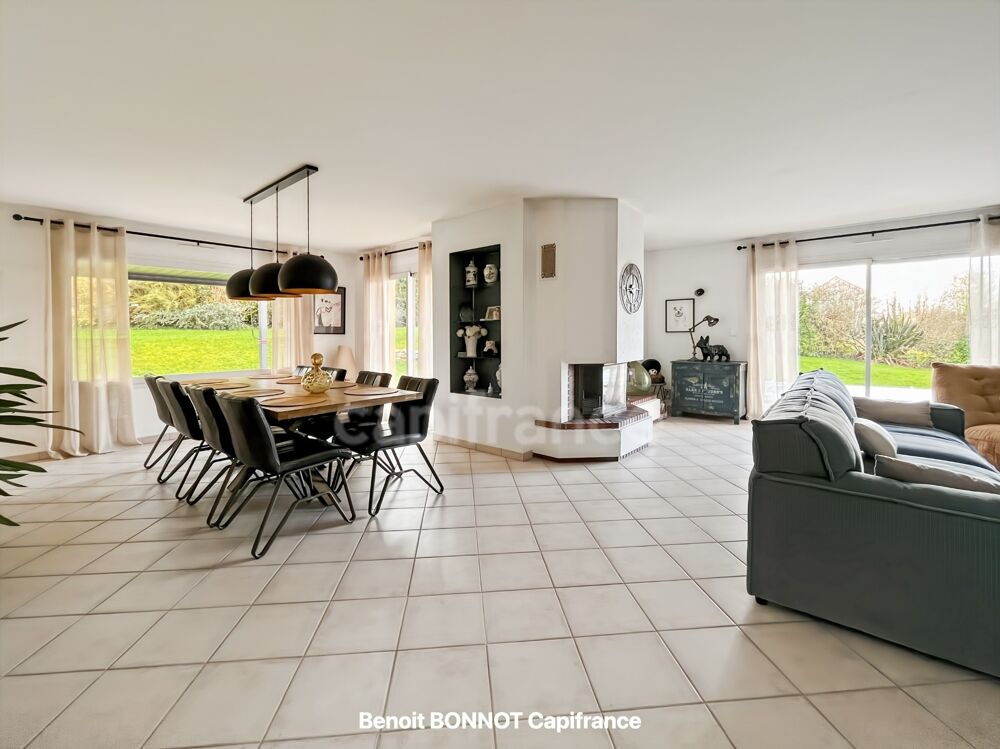 Vente Maison Piscine chauffée, terrain de 2 261 m², vue dominante et rénovation complète en 2024 : découvrez cette superbe maison familiale s Quimper