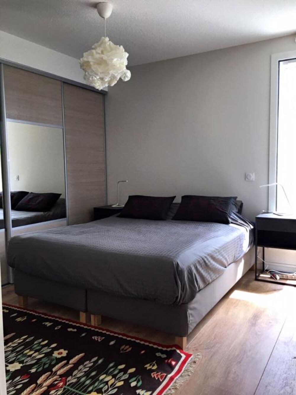 Vente Appartement T3 très récent avec loggia et parking  sécurisé, meublé Quartier Nansouty Sainte Croix Bordeaux