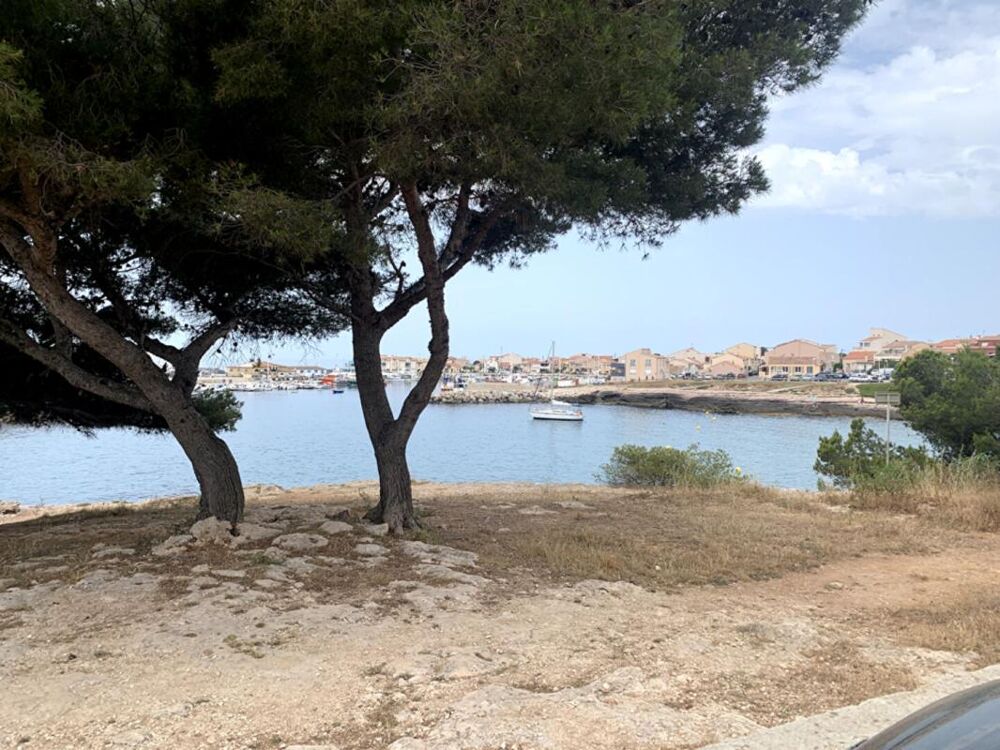 Villa front de mer CARRO