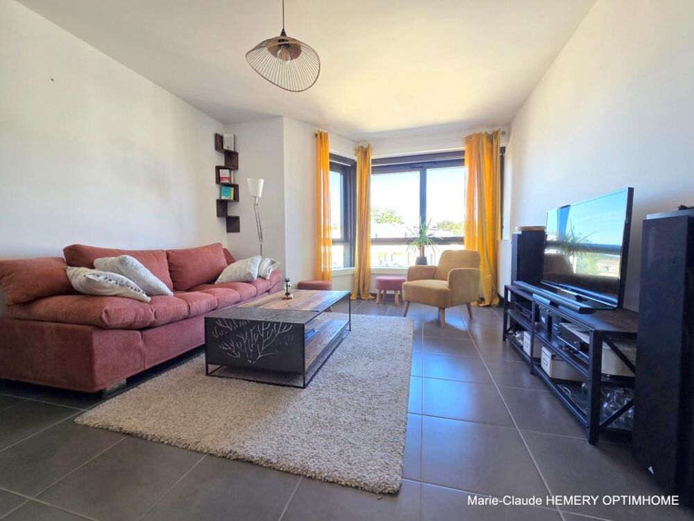 Vente Appartement Dinard Médiathèque, appartement T2 de 50.08 m² exposé Sud Est au quatrième étage avec ascenseur. Cave et garage Dinard