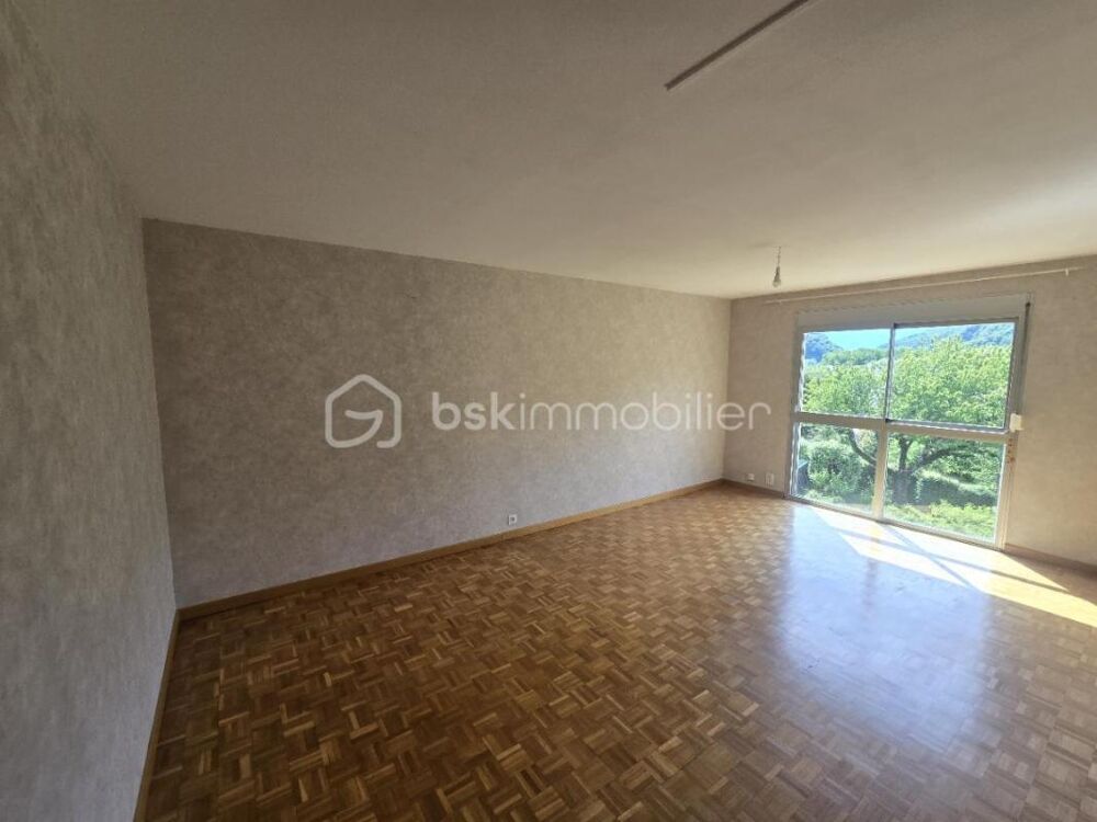 ? T2 lumineux avec balcon, vue imprenable sur un parc arboré  Résidence prisée Les Archers à Vizille