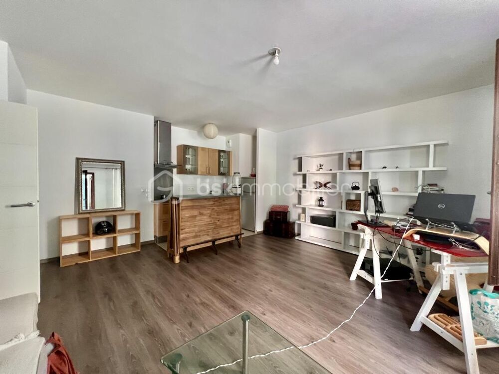 Vente Appartement T2 de 49 m2 en RDC lumineux et calme - RUE DE LA BARBACANE - SAINT-DENIS Saint denis