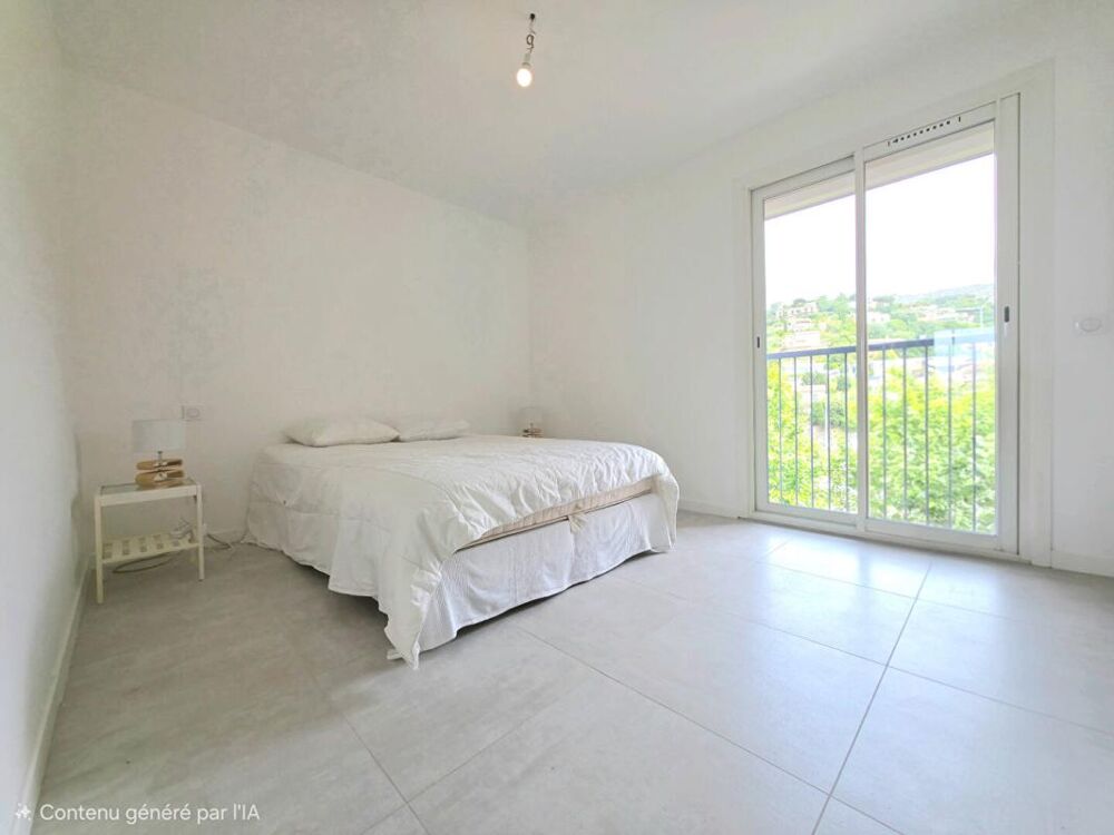 Vente Appartement Appartement Le Lavandou 4 pièce(s) 95 m2 A 2 MINUTES DE LA MER Le lavandou