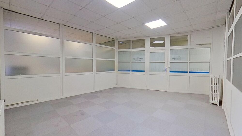  Dpt Meurthe et Moselle (54), BUREAU de 17,68 m2 à louer à MAXÉVILLE, stationnement gratuit Nancy