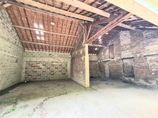  Remise / Grange à vendre 2 pièces 195 m²