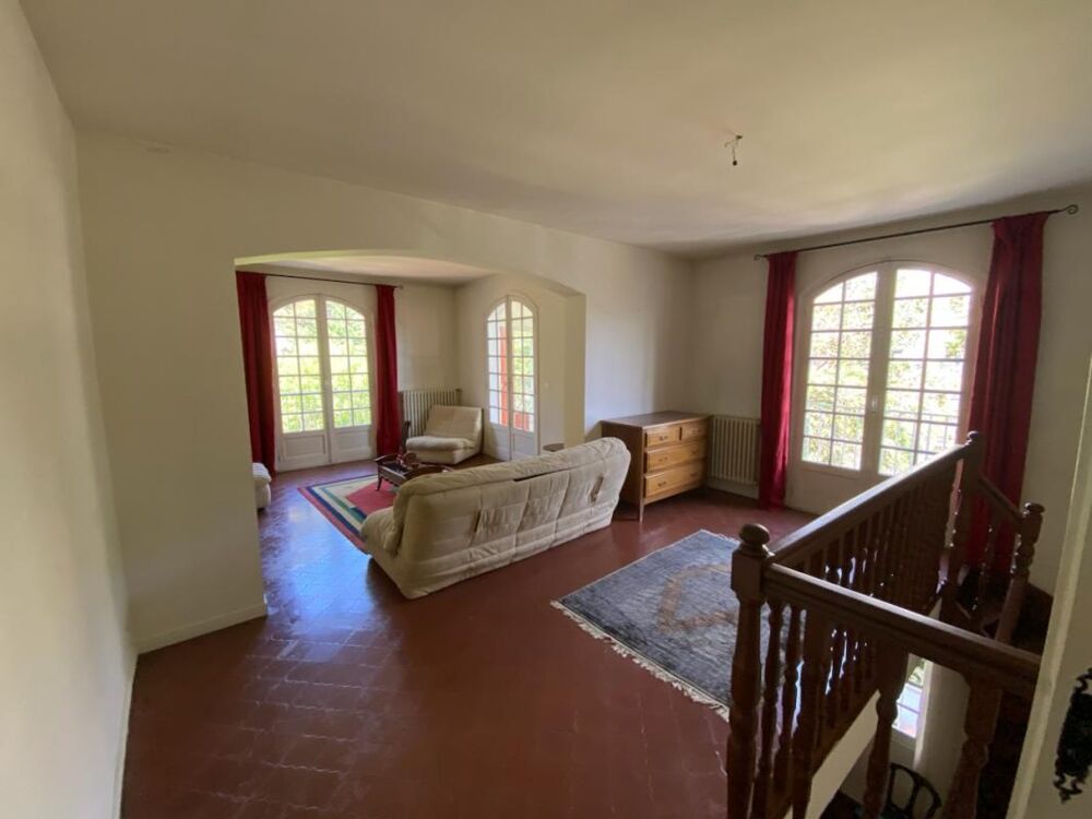 Rare au Mont Saint-Clair : maison divisible, 216 m², jardin et piscine