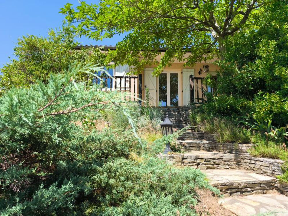 VILLA SUR SOUS SOL AVEC 2 TERRASSES ET JARDIN BURLATS