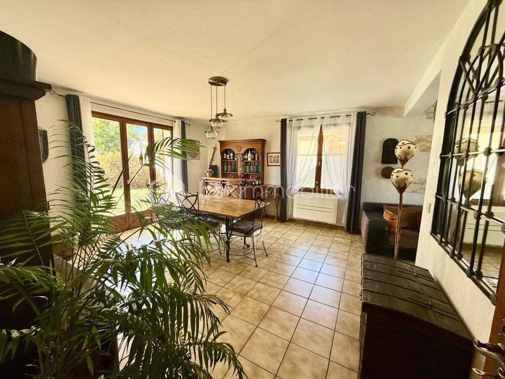 Vente Maison Maison familiale de 140 m² avec 4 chambres, bureau et piscine chauffée Lons