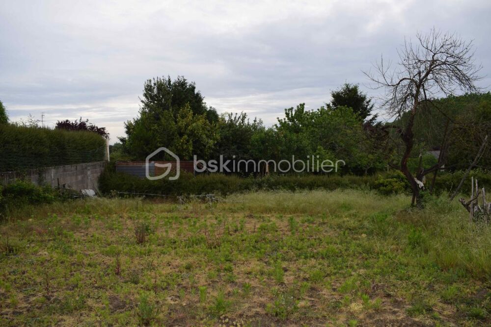 Vente Terrain Terrain constructible de 2'361 m2, à Saint-Hilaire-Saint-Florent Saumur