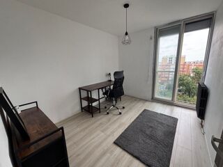  Appartement à louer 4 pièces 74 m²