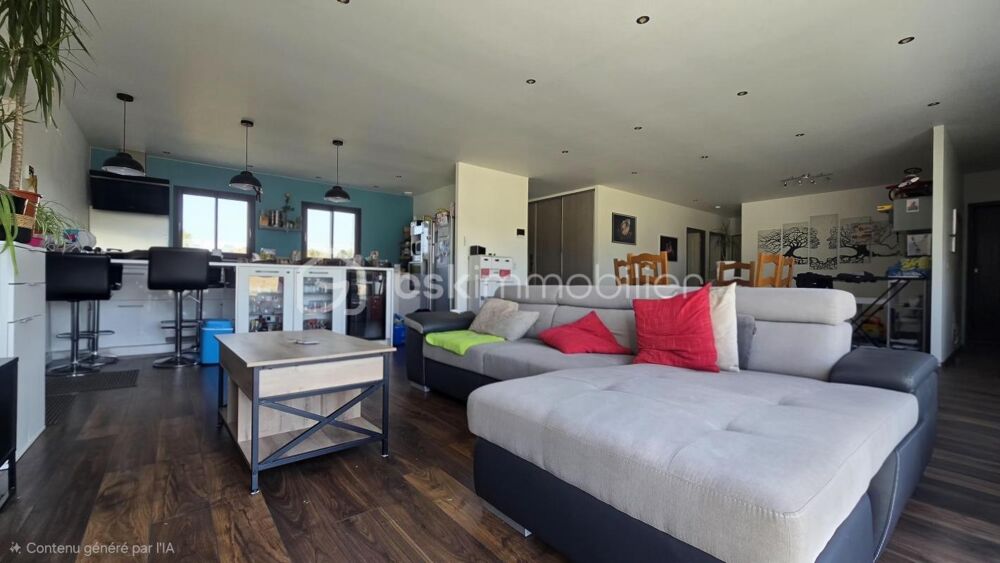 Vente Villa Maison spacieuse de 2019, lumineuse, quatre chambres, bureau, garage, grand terrain agricole Brux