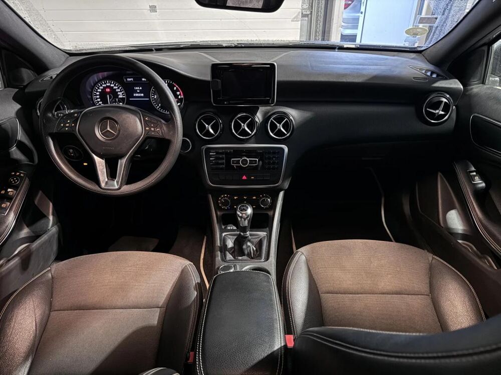Classe A 180 CDI / d BlueEfficiency (176.012) 2013 occasion 77250 Moret Loing Et Orvanne
