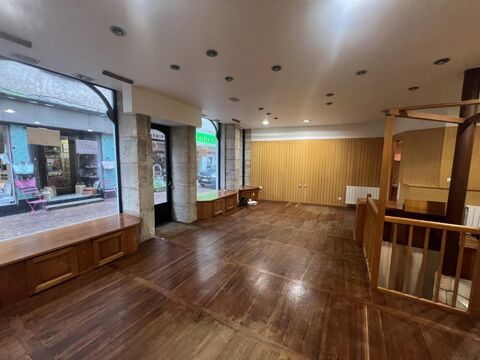   A LOUER LOCAL COMMERCIAL DANS CENTRE VILLE 