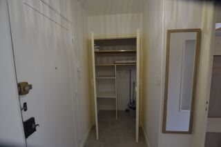  Appartement à louer 1 pièce 28 m²