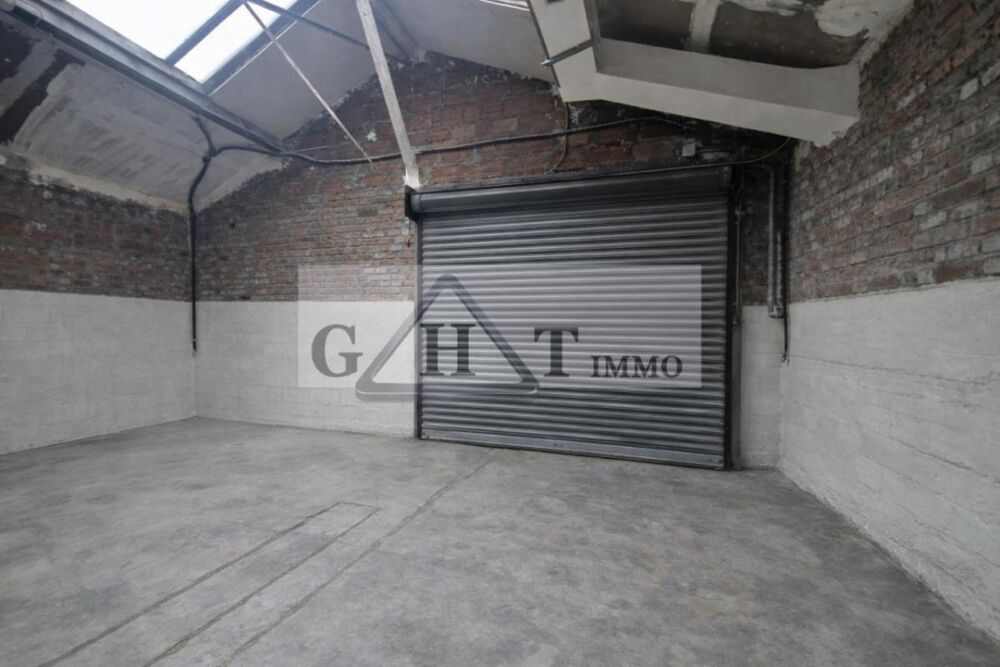   A VENDRE 280M² ENTREPOT ET BUREAUX AU BLANC MESNIL 