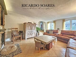  Villa  vendre 10 pices 306 m