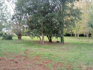 Vente Terrain A saisir. Terrain constructible de 1 215 m2, possibilité de bâtir sur plusieurs étages Carmaux