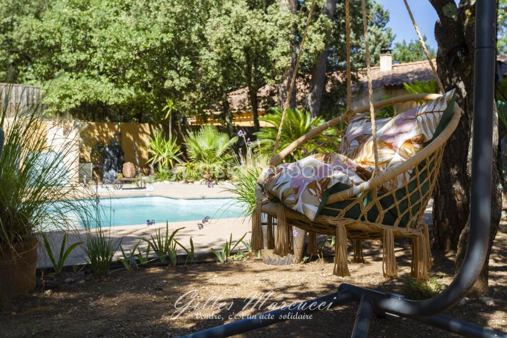 Un écrin de tranquillité : villa 4 chambres avec piscine