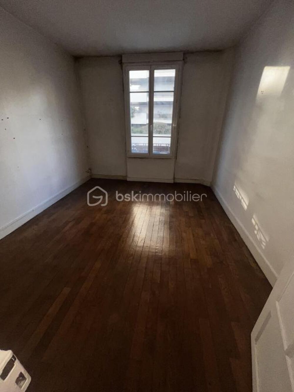 Vente Appartement Emplacement exceptionnel - Paris 15ème La Motte Piquet Grenelle - Village Suisse -  Deux-pièces à rénover dans un immeuble art d Paris 15