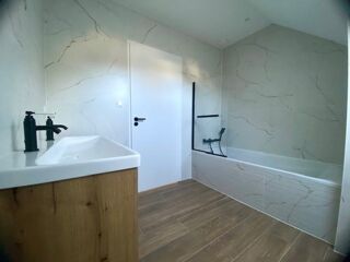  Maison 5 pi�ces 130 m� Locqueltas