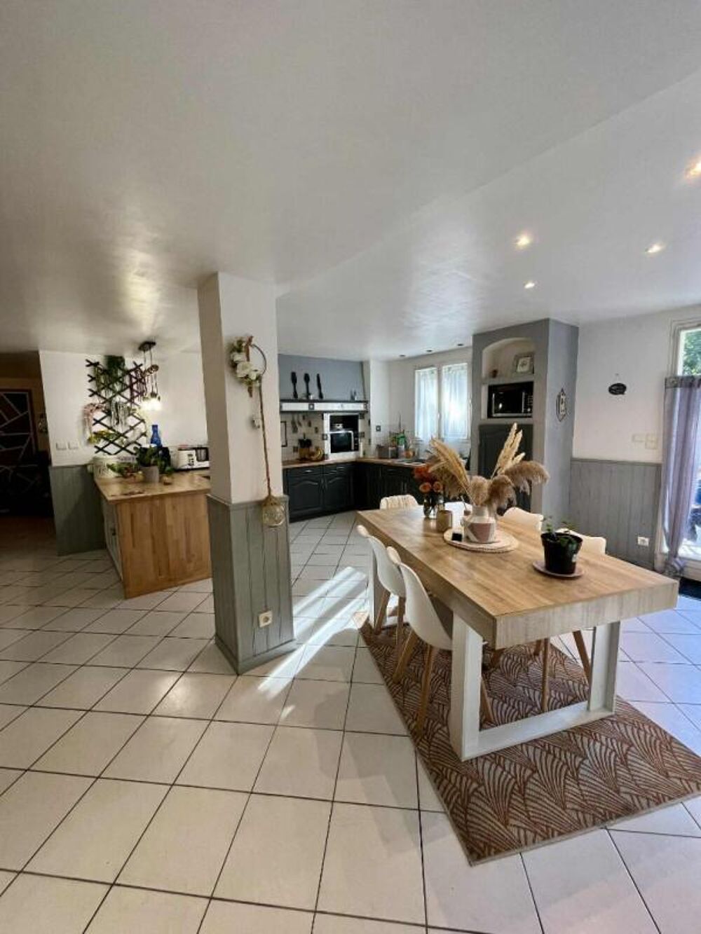Maison Château L'Evêque 130 m2 avec garage et jardin