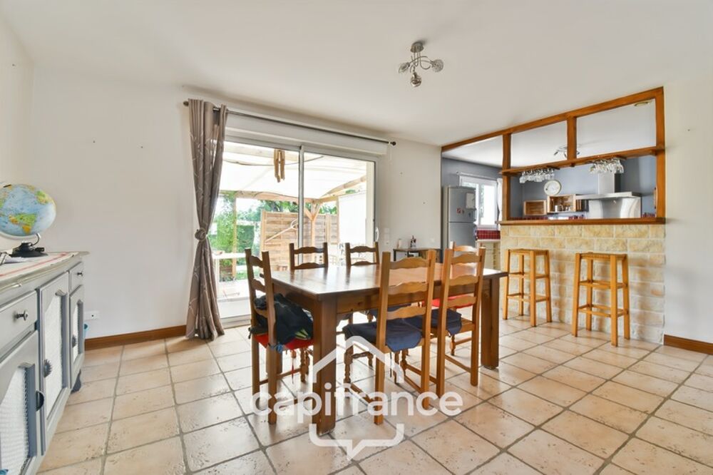 Vente Maison Maison de plain pied à vendre 4 pièces ANNEZAY (17) ave garages et jardin clos de 1145m² Annezay