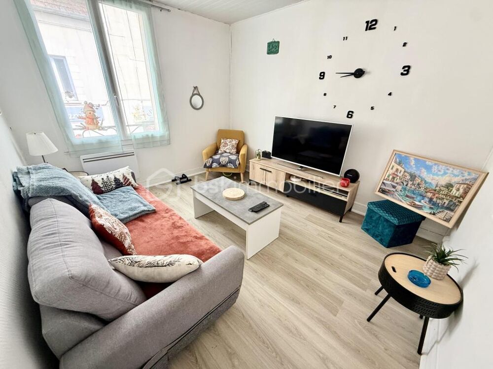 Vente Immeuble Ensemble Immobilier avec Local Commercial + Appartements Marines