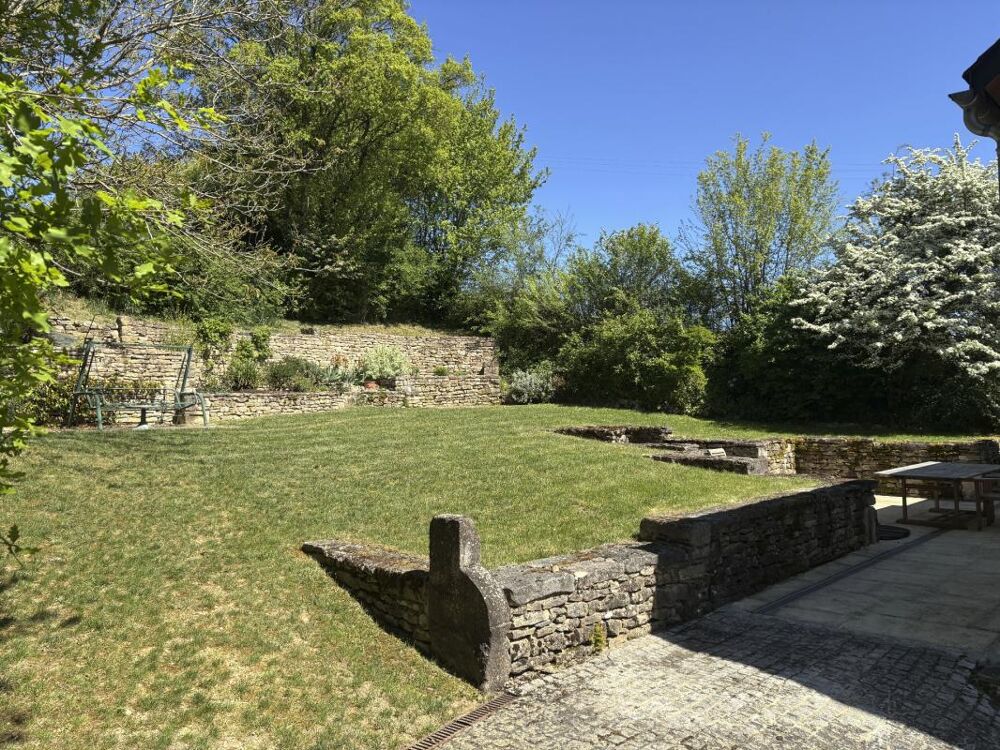 Vente Maison SEMUR EN AUXOIS 20min : maison de 144m², 5 chambres, grange, garage, cave, jardin. Prix 288 000€ Semur en auxois