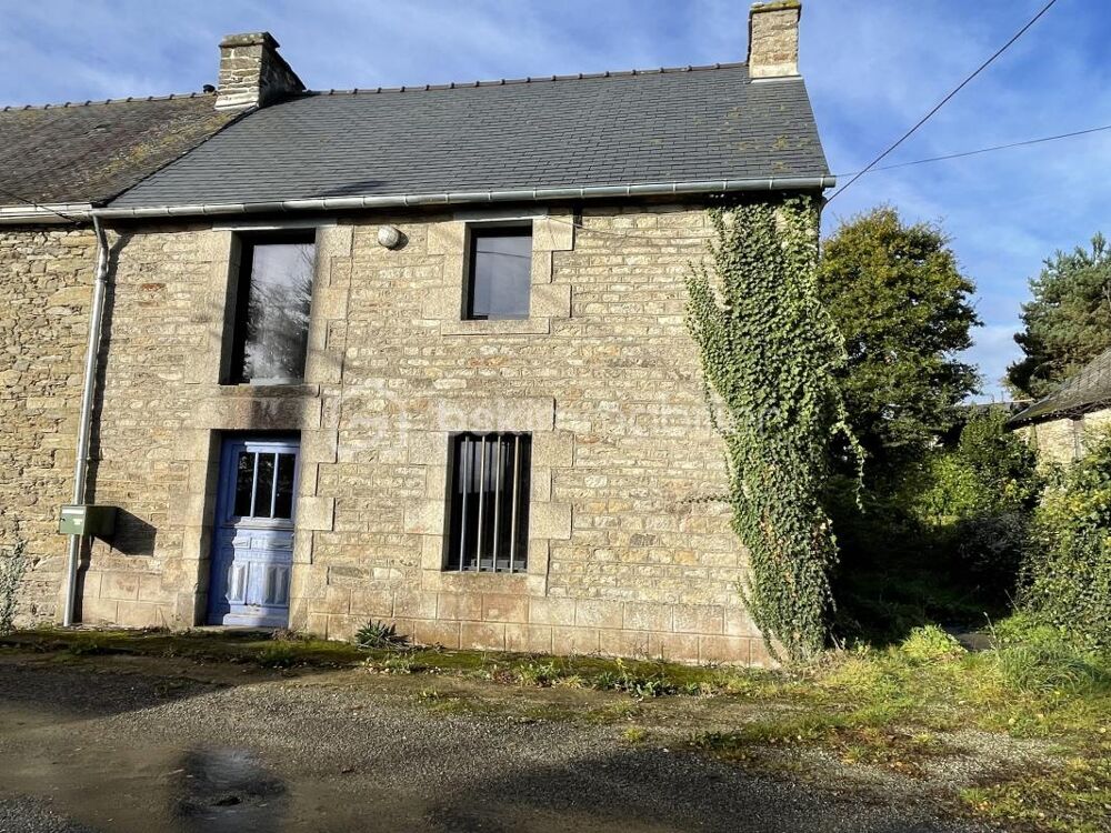 Maison en pierre à rénover au coeur d'un hameau paisible de Taupont