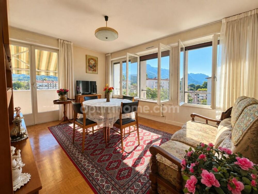 Vente Appartement ANNECY - APPARTEMENT T3 A RENOVER - DERNIER ETAGE - BALCON VUE PANORAMIQUE MONTAGNES - A 350 m DU LAC Annecy