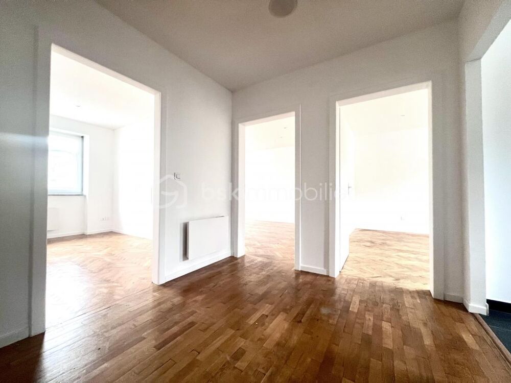 Bel appartement F3 rénové avec place de parking privé
