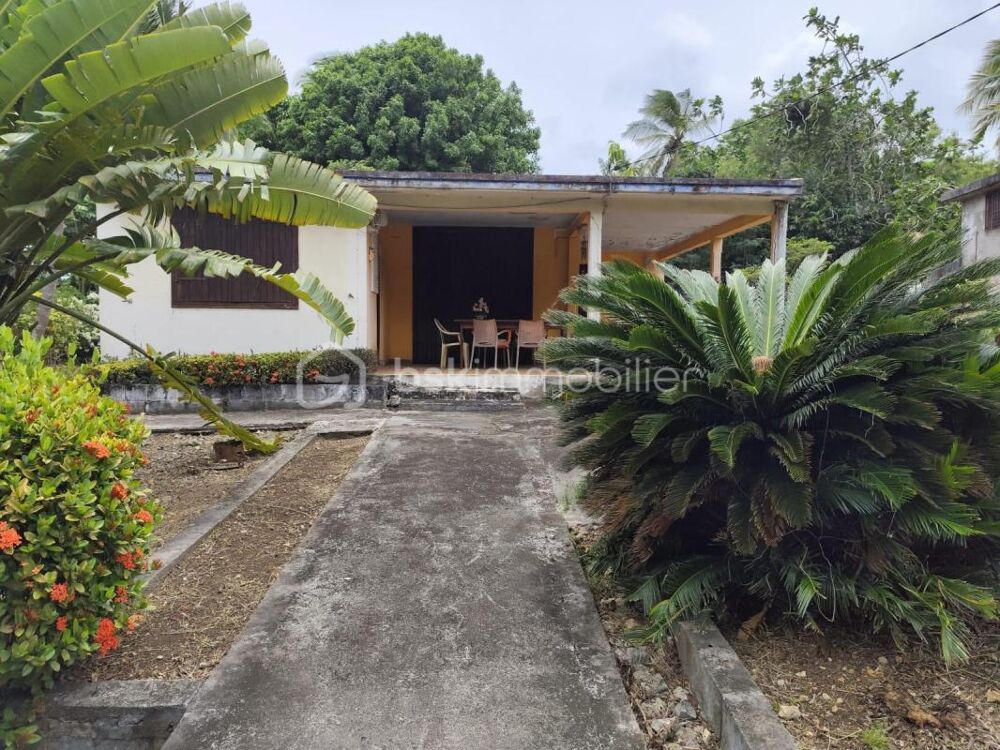 À RÉNOVER ! Maison individuelle 4 chambres sur 857 m² de terrain arboré  Petit-Canal