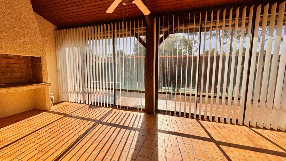 Vente Maison Agréable maison de plain-pied avec studio et garage de 30 m² Ares